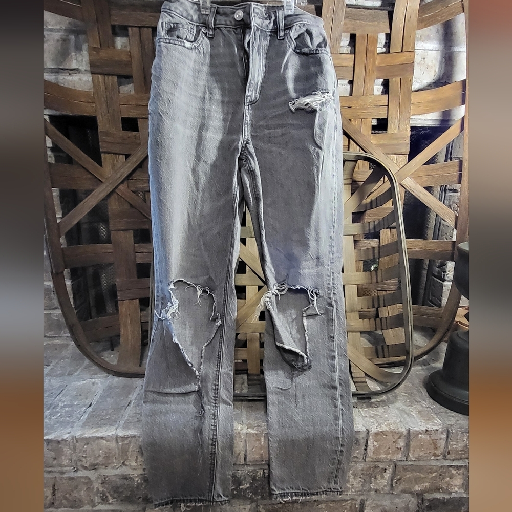 American Eagle "Mom Jean". Gray Wash, Skinny Leg, Size 0 REGULAR.